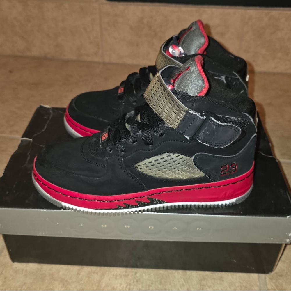 Jordan AJF 5 size 3.5y